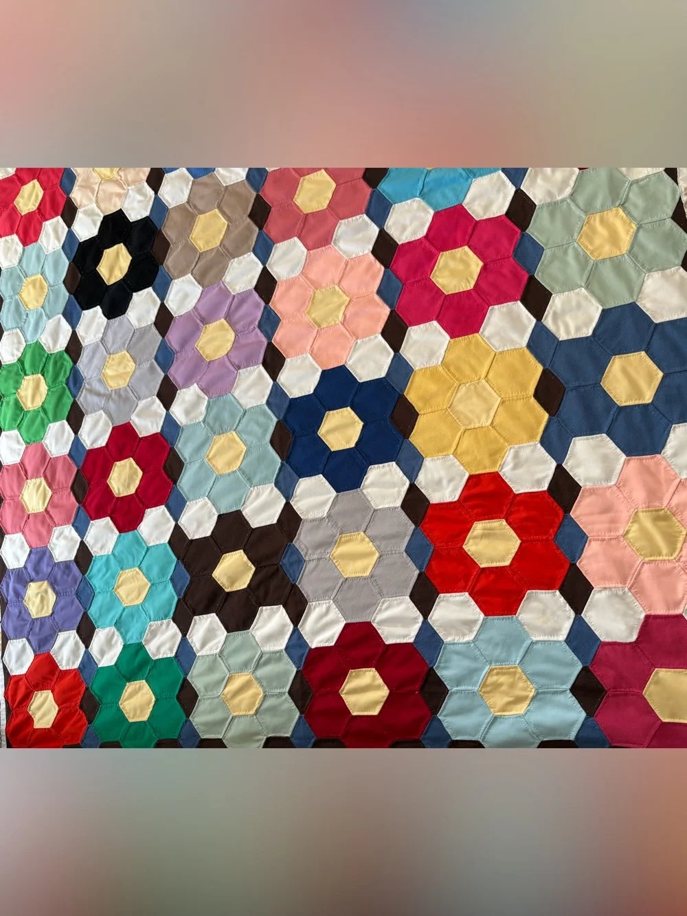 Vintage Retro Grandmother's Flower Garden Hand Sewn Polyester Quilt